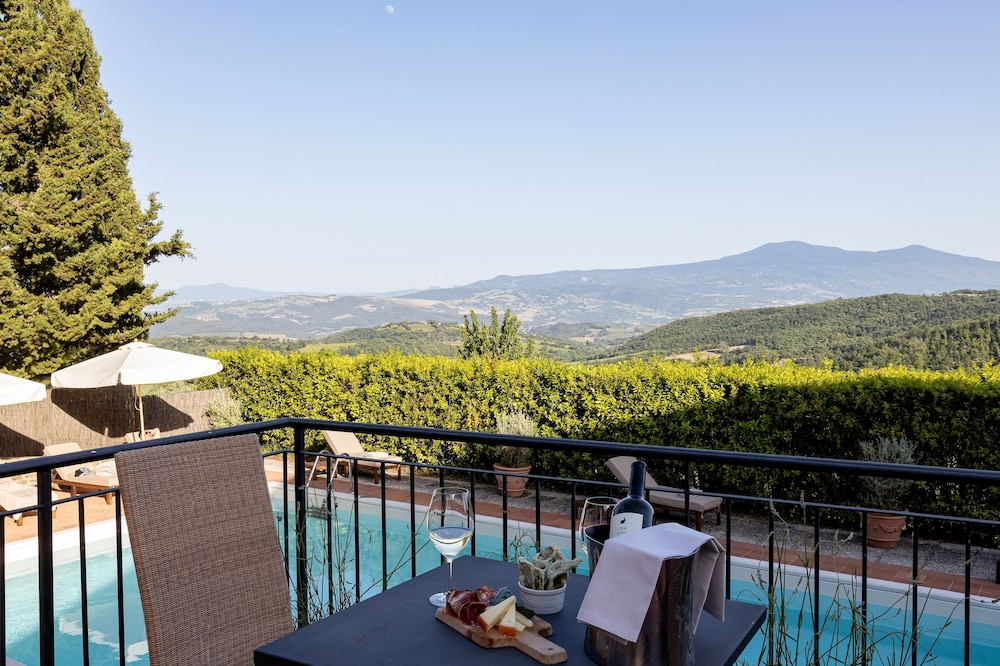 Si Montalcino Hotel & Restaurant 66/68