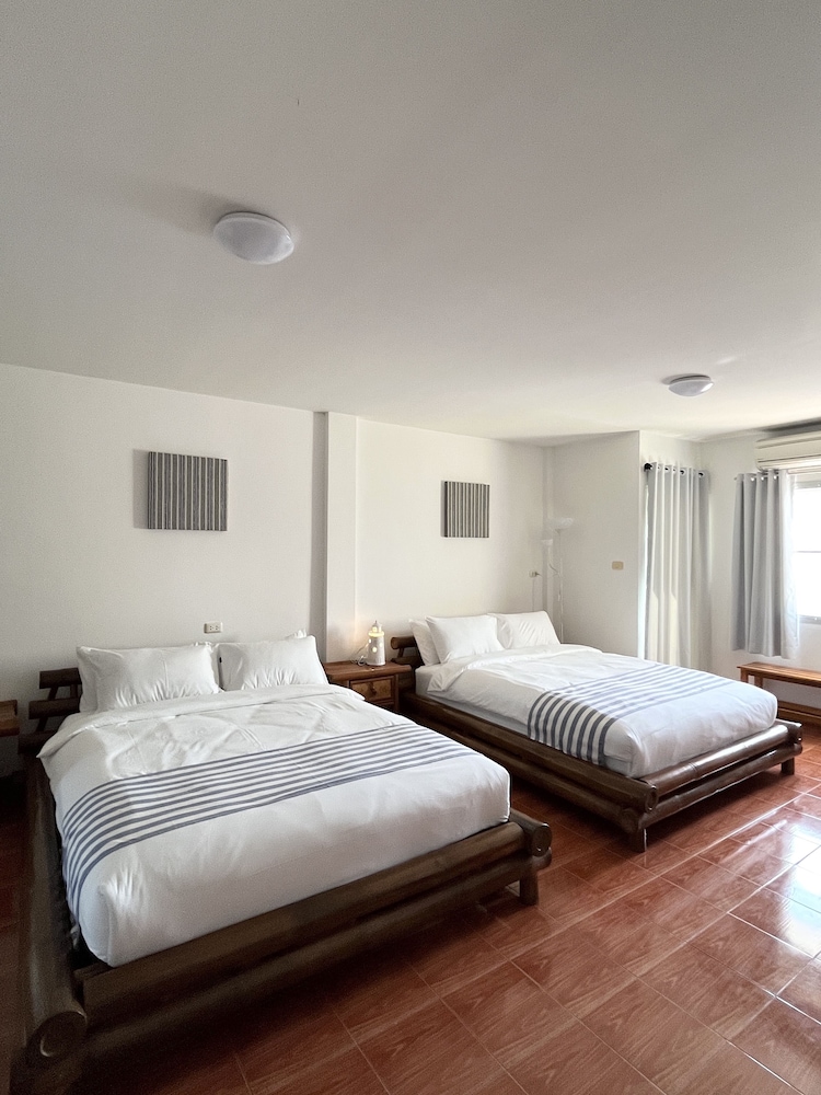 Nautical Home Bed & Breakfast Khaolak 28/68