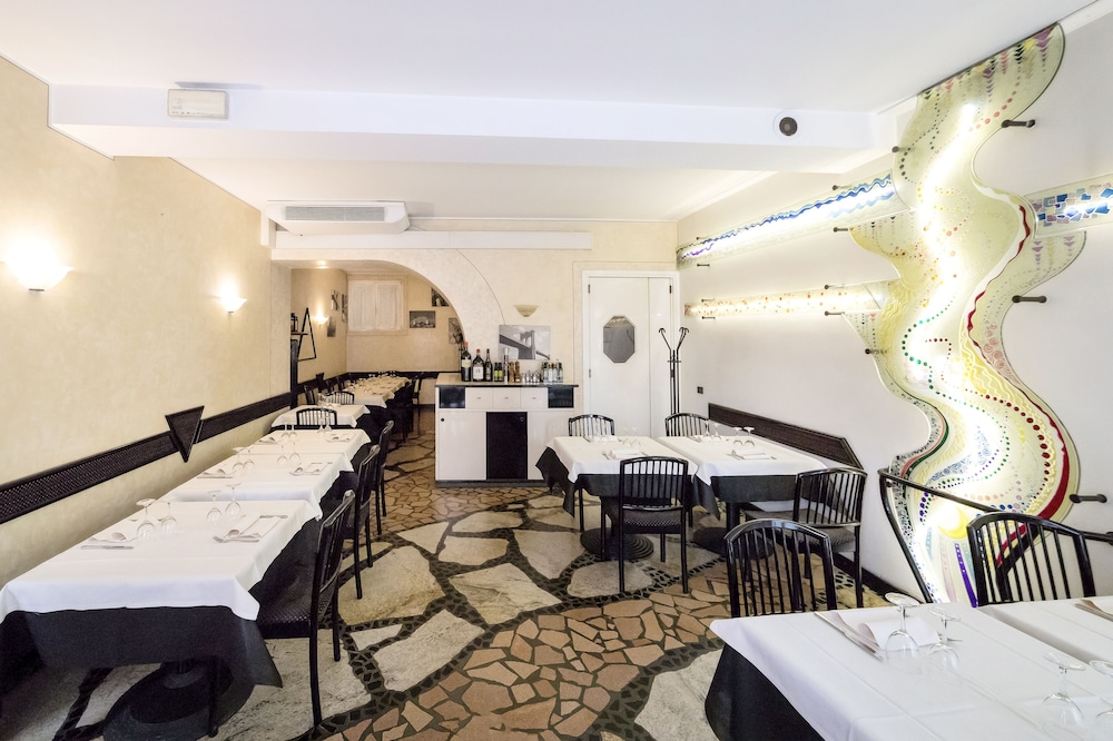 Hotel Montecodeno 18/26