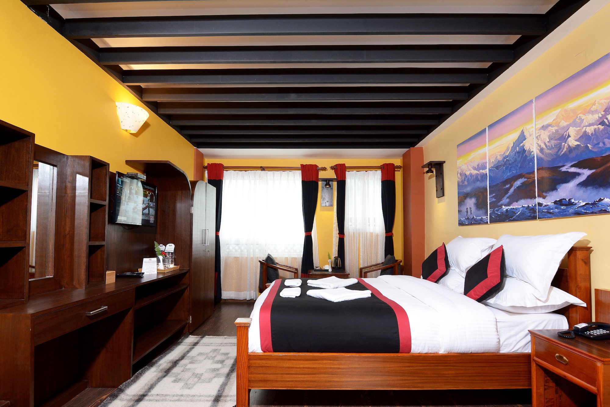 DELUXE, DOUBLE BED