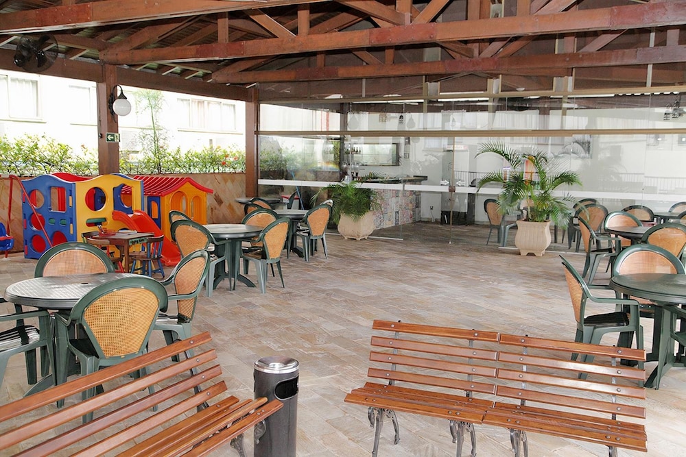 San Rafael Hotel 48/86