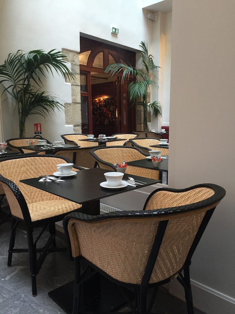 Mercure Bayonne Centre Le Grand Hotel 35/49