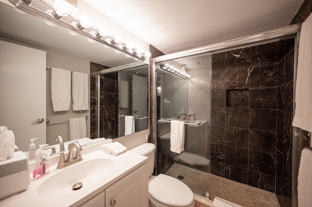 2BD2B Apartment Stay Together Suites 976 64/64