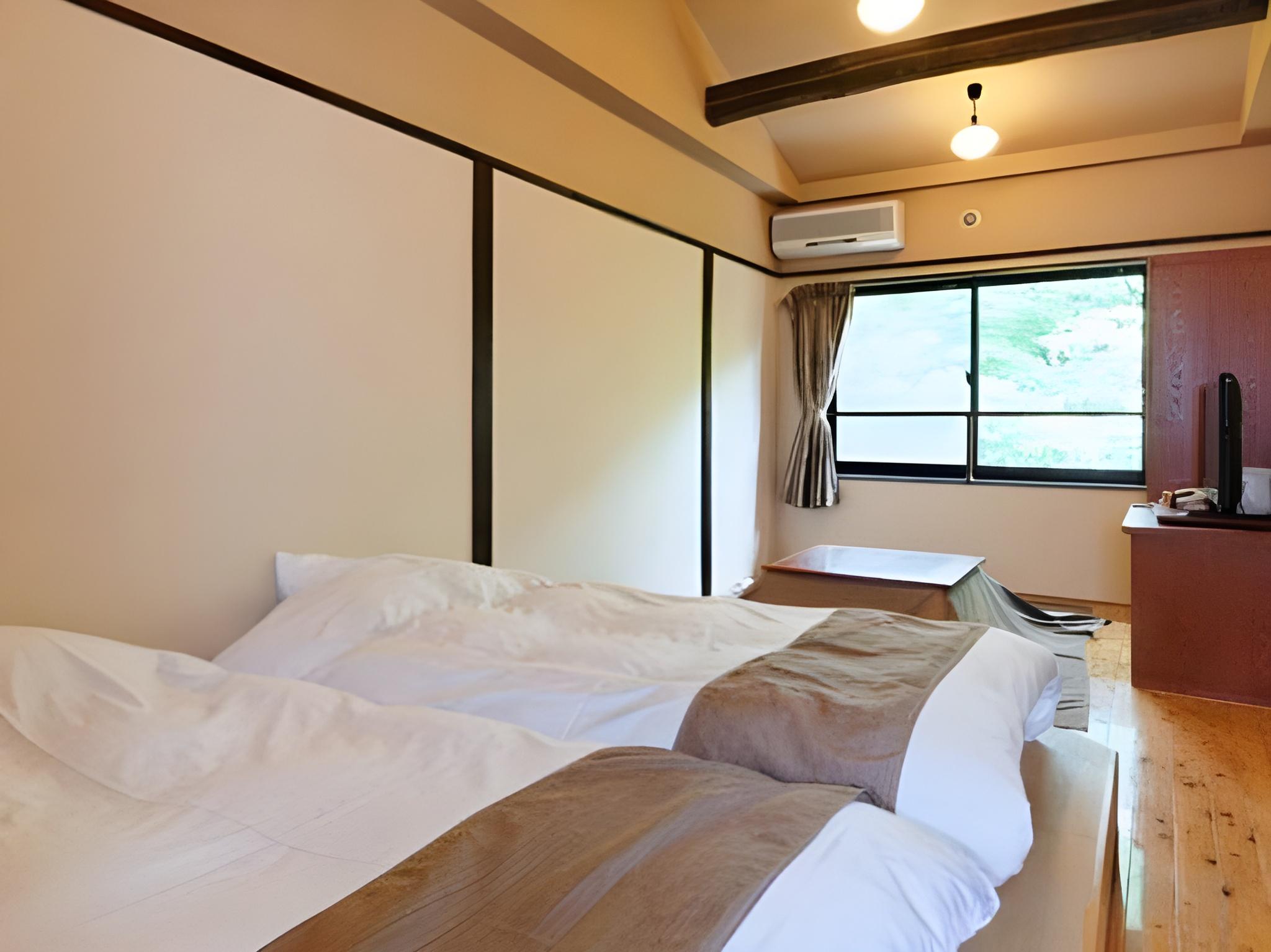 Japanese, Standard, Twin Beds, No Building
