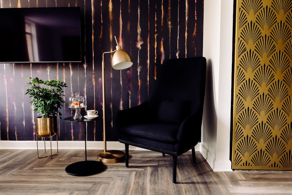 Hotel Deco Omaha, Tapestry Collection by Hilton 32/64