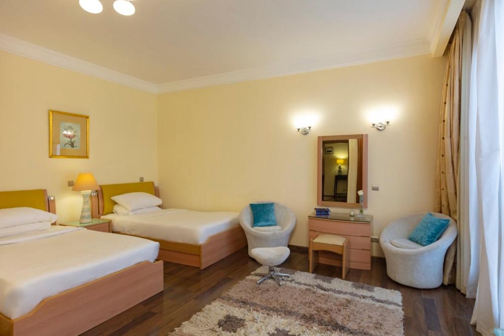 ROYAL SAVOY VILLAS 14/53