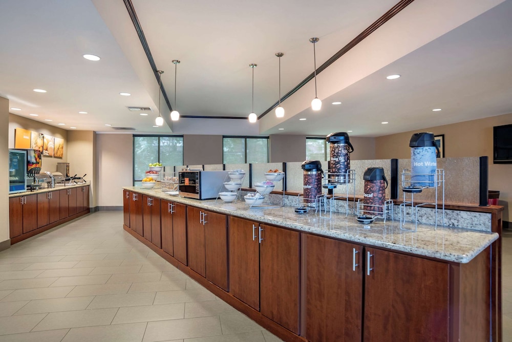 Comfort Suites Mobile West Tillmans Corner 5/40