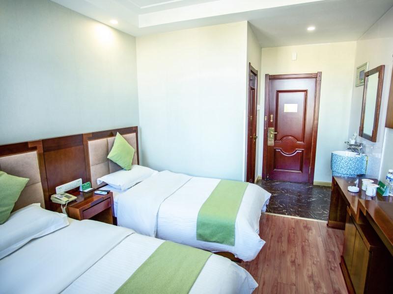 GreenTree Alliance Hulunbeier Zhalantun Railway Station Hotel 10/42