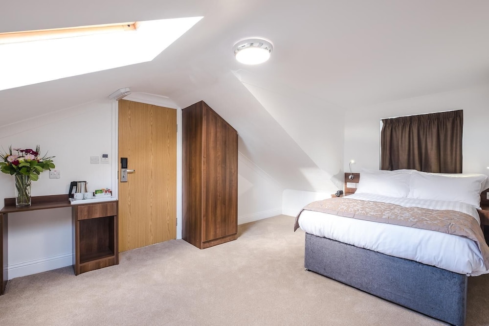 Signature Hotel London 20/50