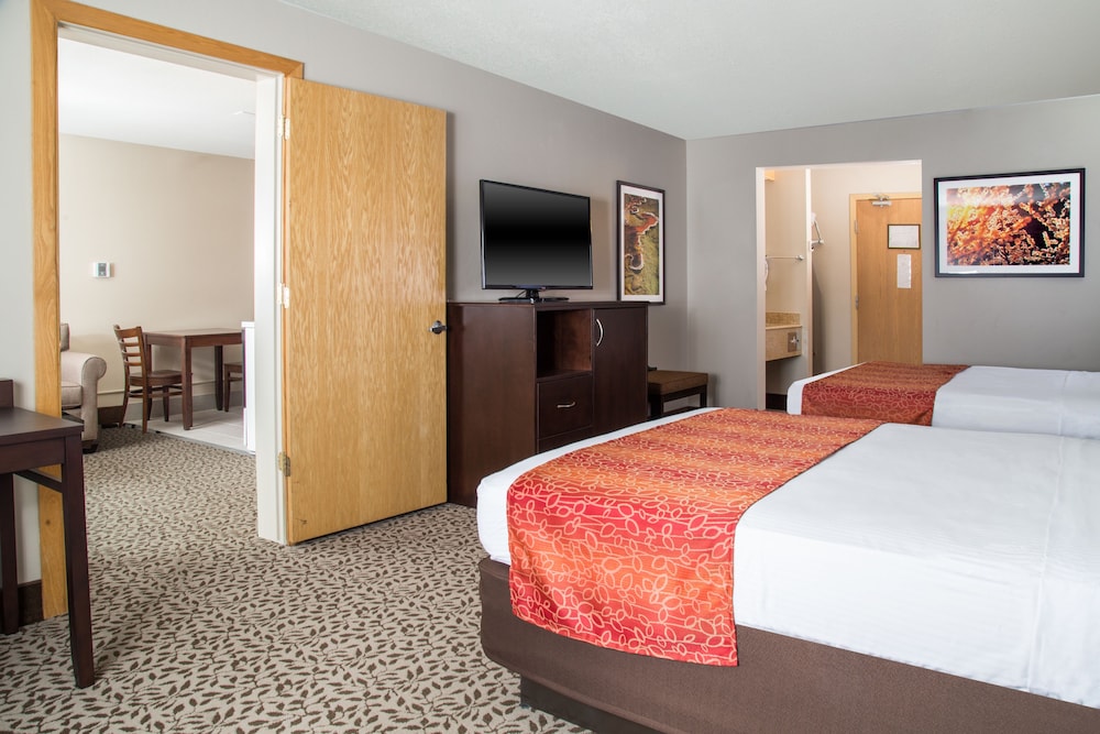 Gray Wolf Inn And Suites 21/67