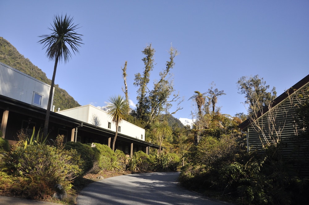 Punga Grove 54/62