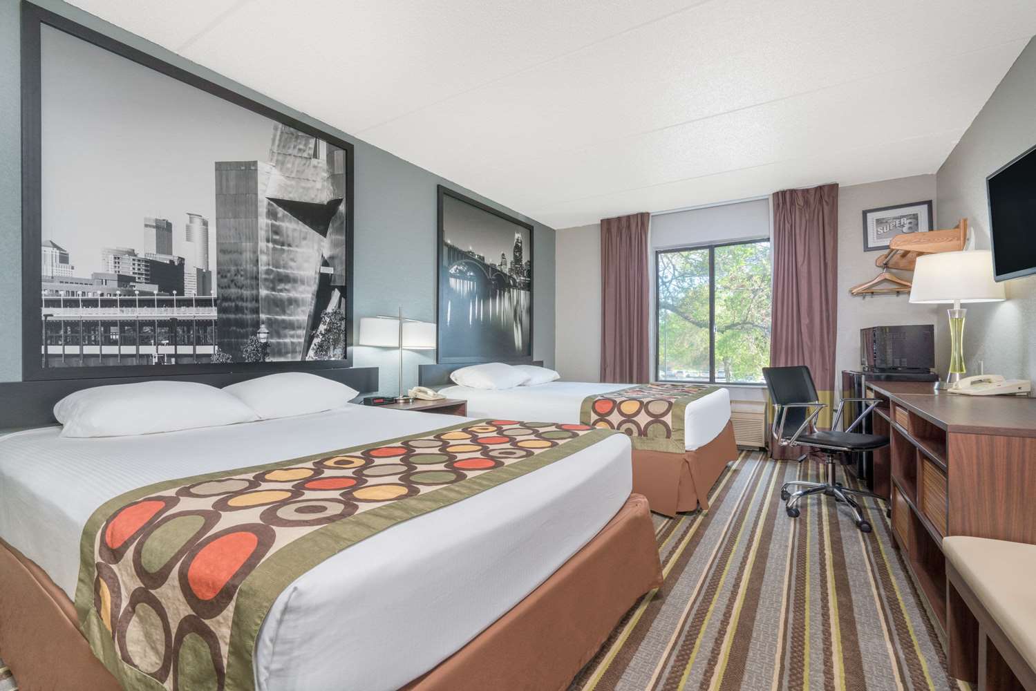 Super 8 by Wyndham Bloomington/Airport 8/31