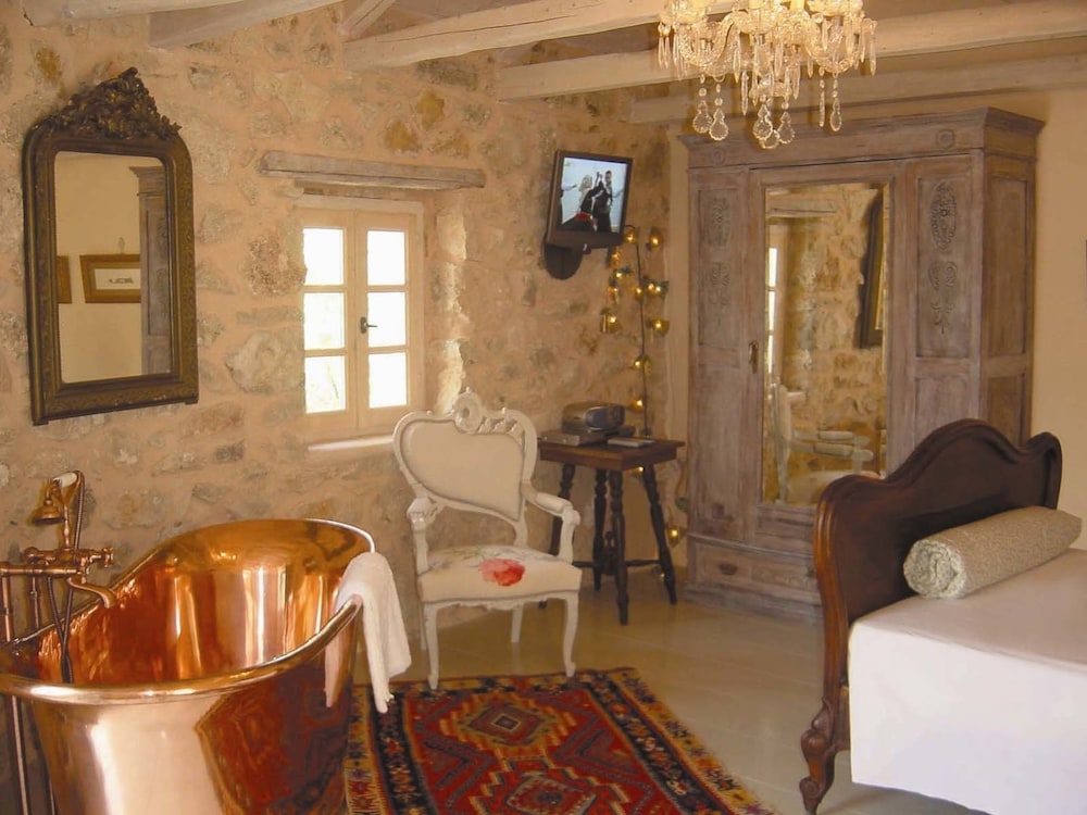 Pavezzo Country Retreat 45/45
