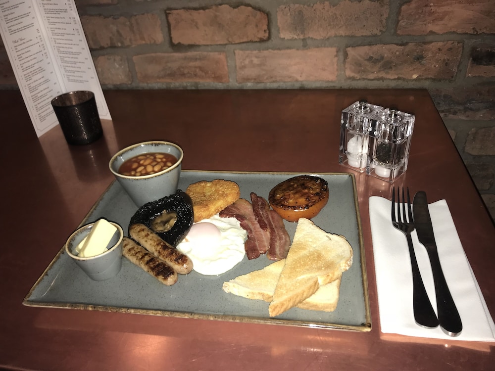 Lils Bar And Bistro 26/36