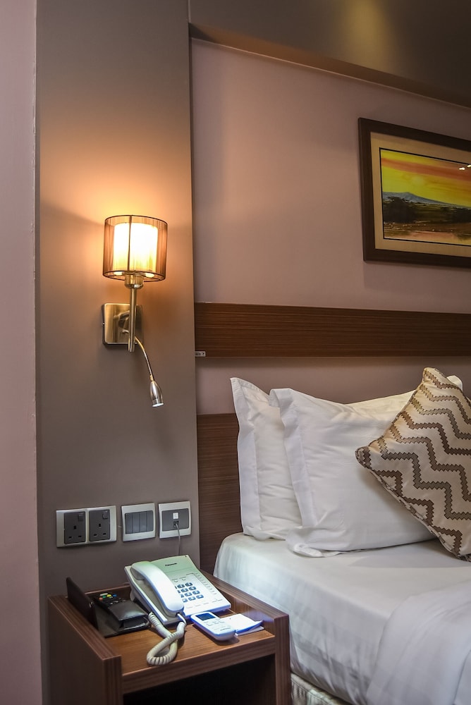 Ngong Hills Hotel 18/72