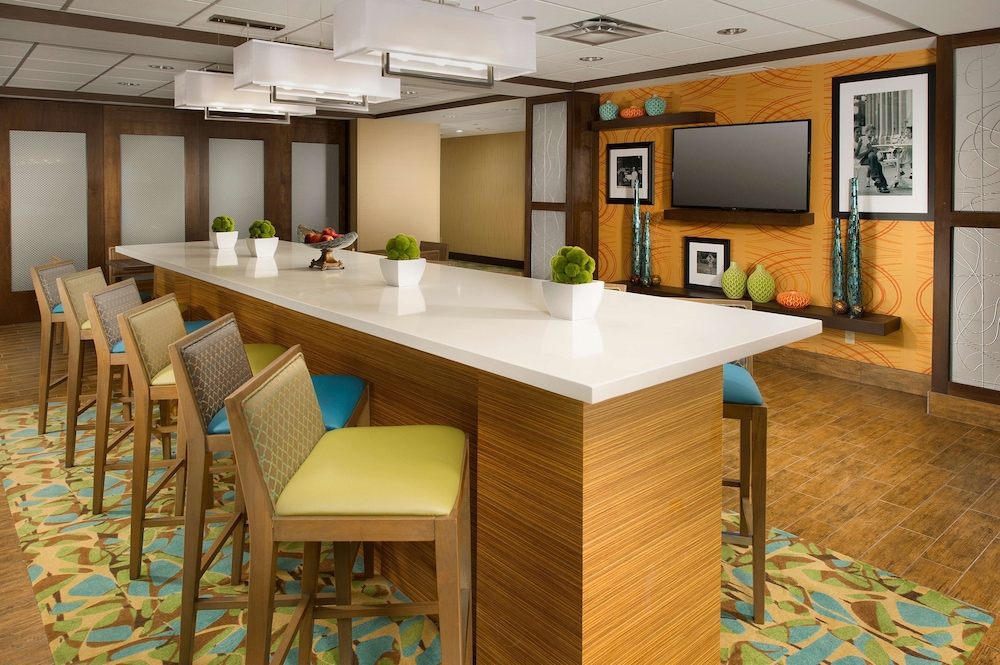 Hampton Inn Lake Charles 52/68