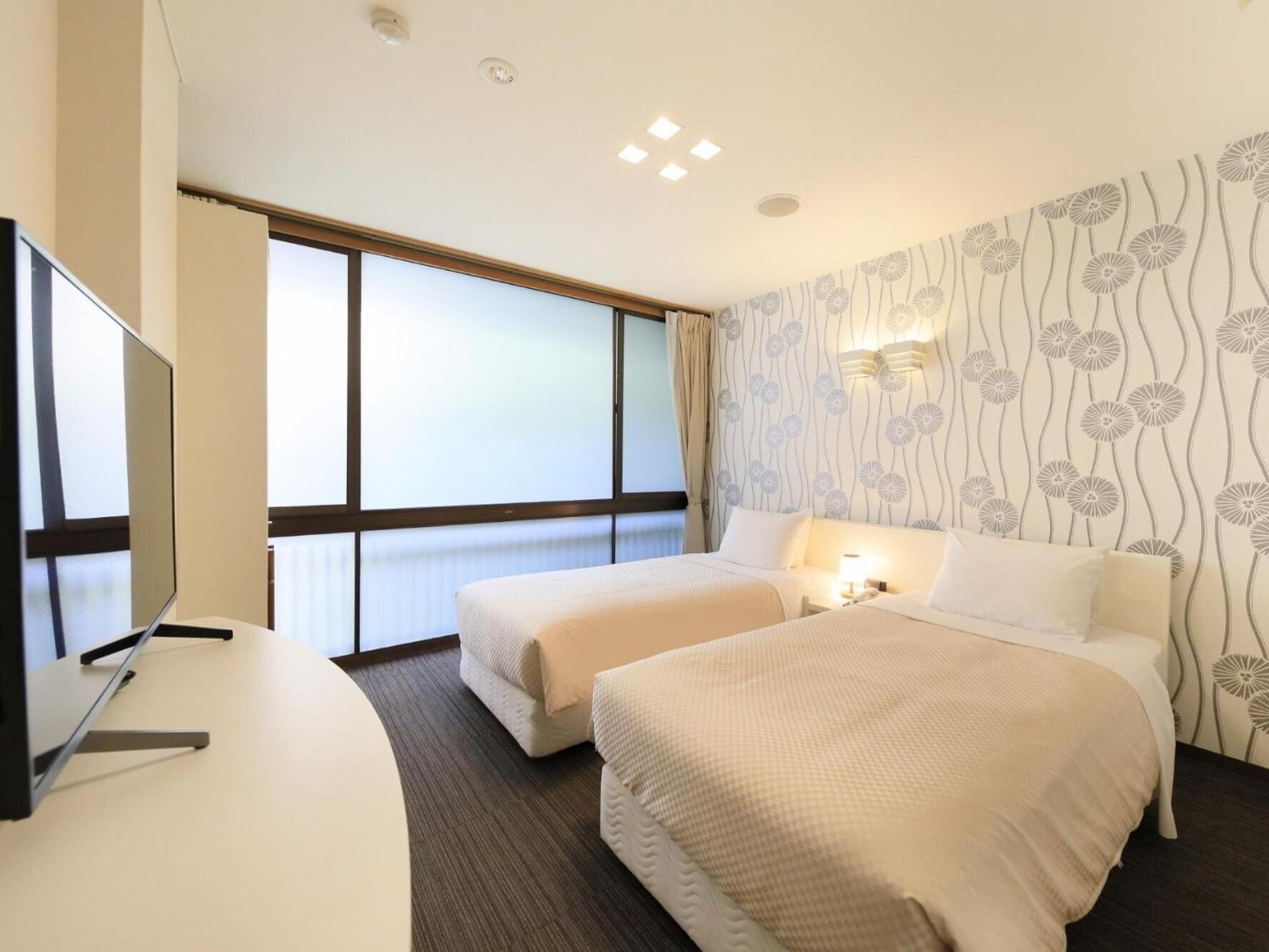 Standard, Twin Beds