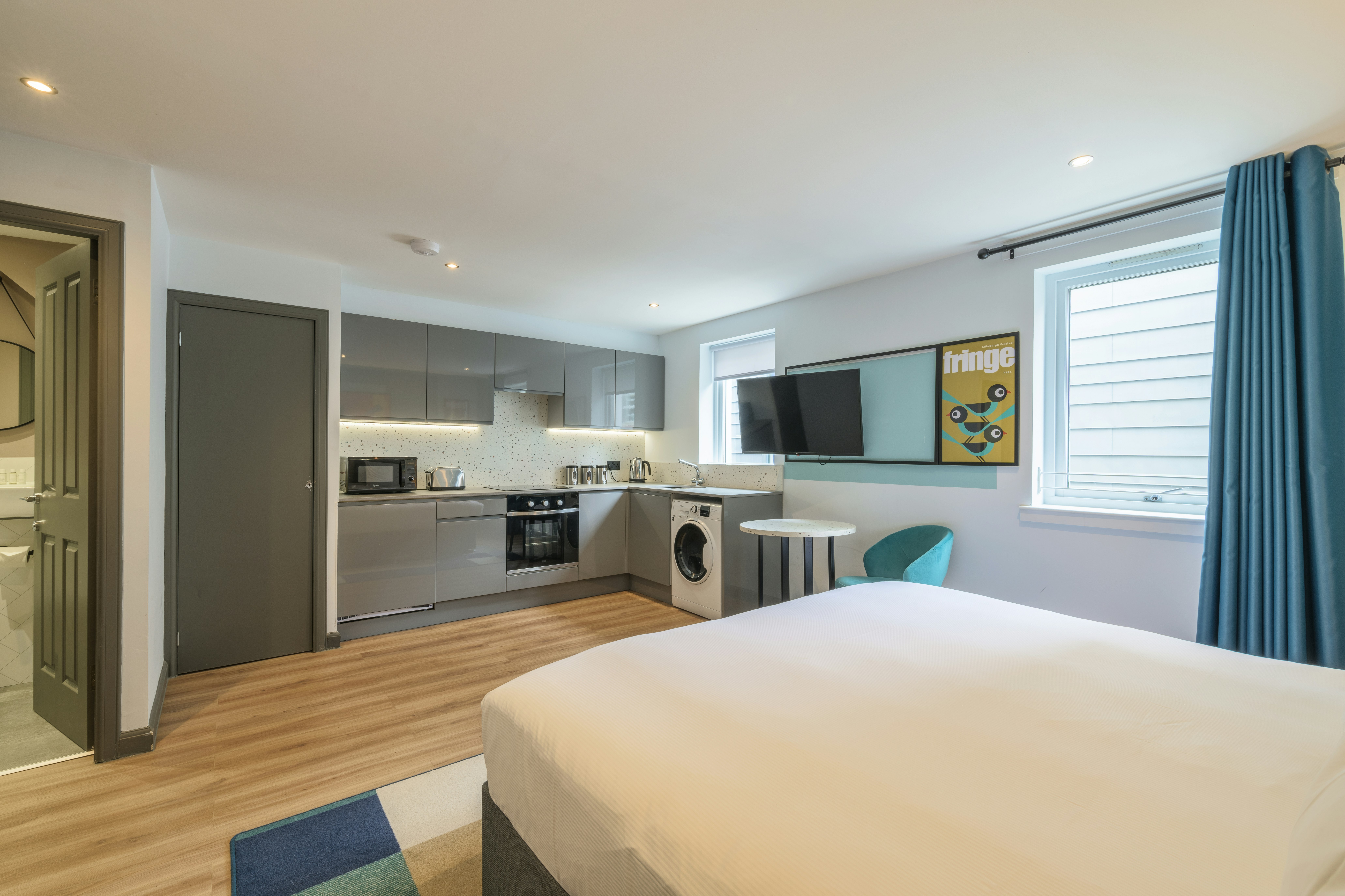Holyrood Aparthotel 24/81