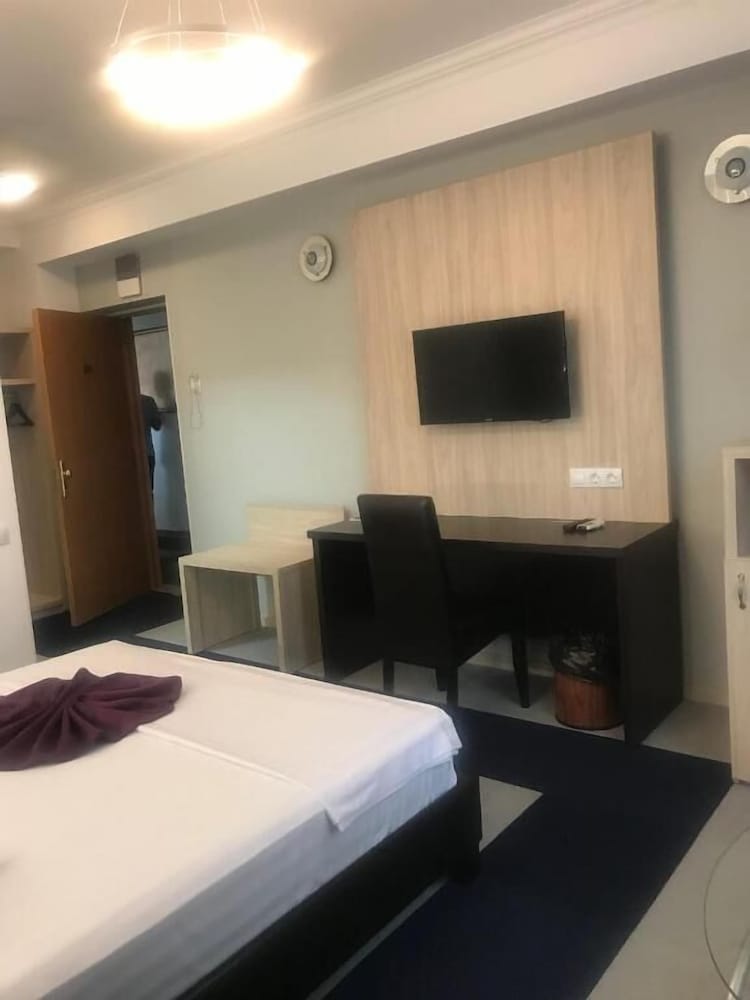 Bulevard Prestige Hotel 33/45