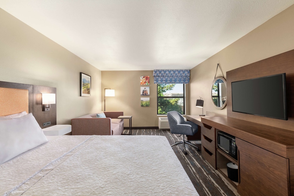 Hampton Inn Tracy 18/49