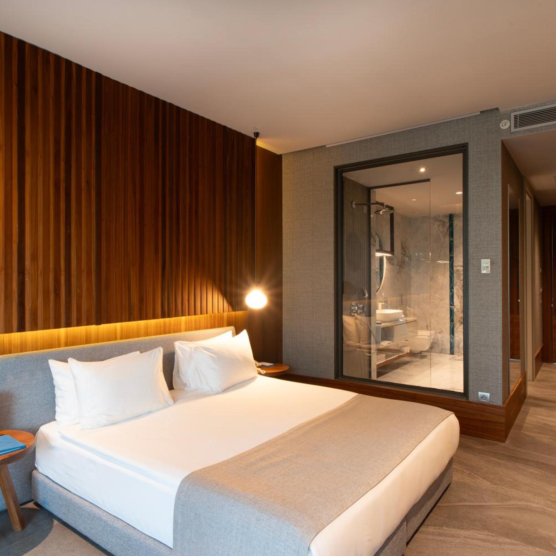 Deluxe, Double or Twin Bed, Sea View