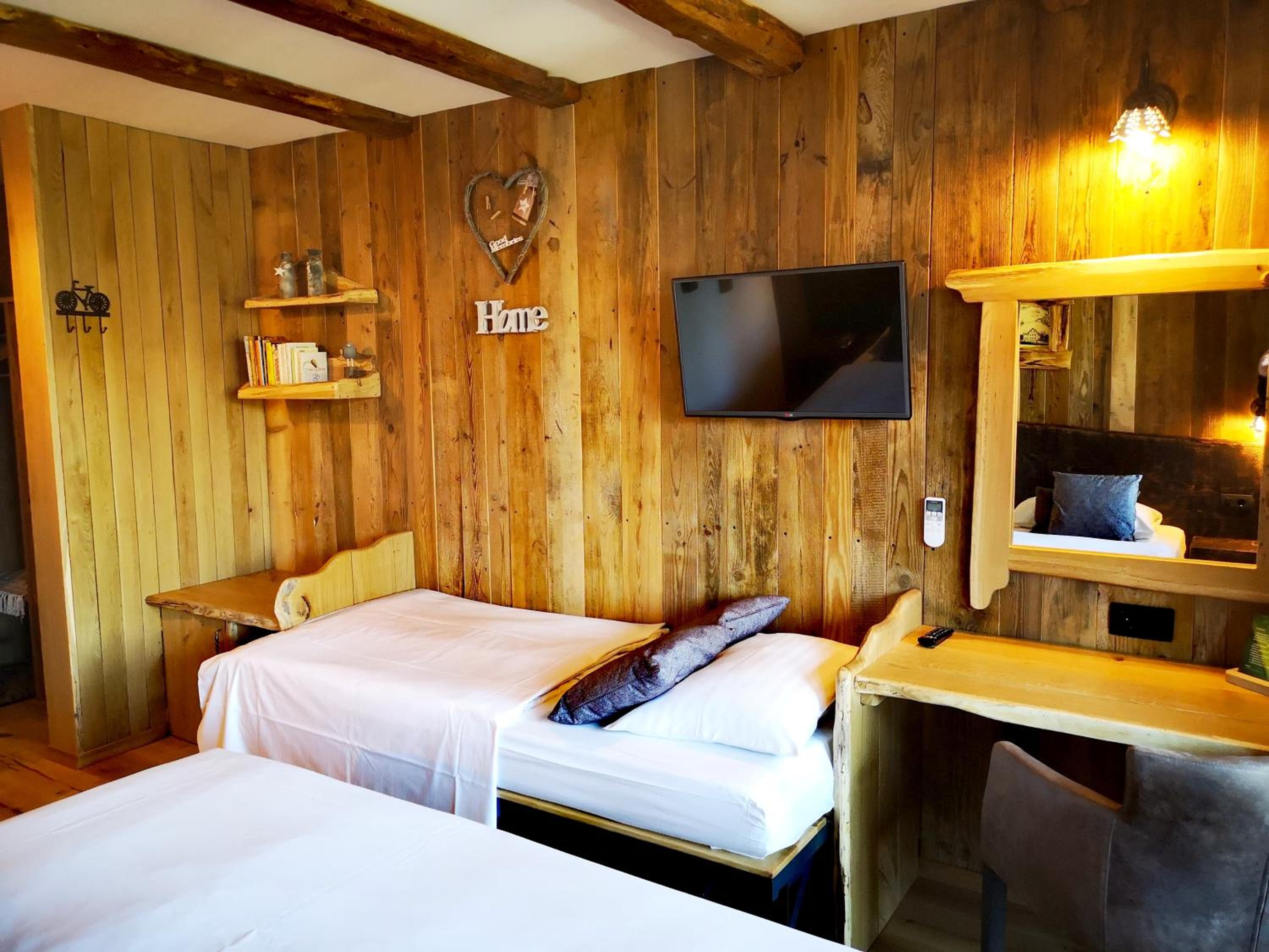 Twin with additional bed