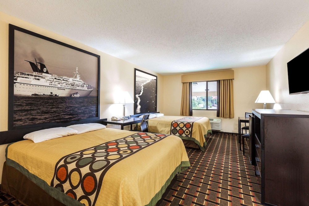 Super 8 by Wyndham League City 15/46