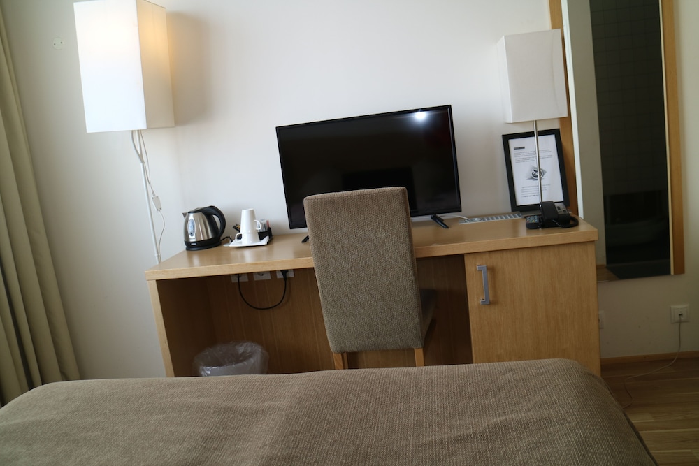 Arctic Comfort Hotel 35/50