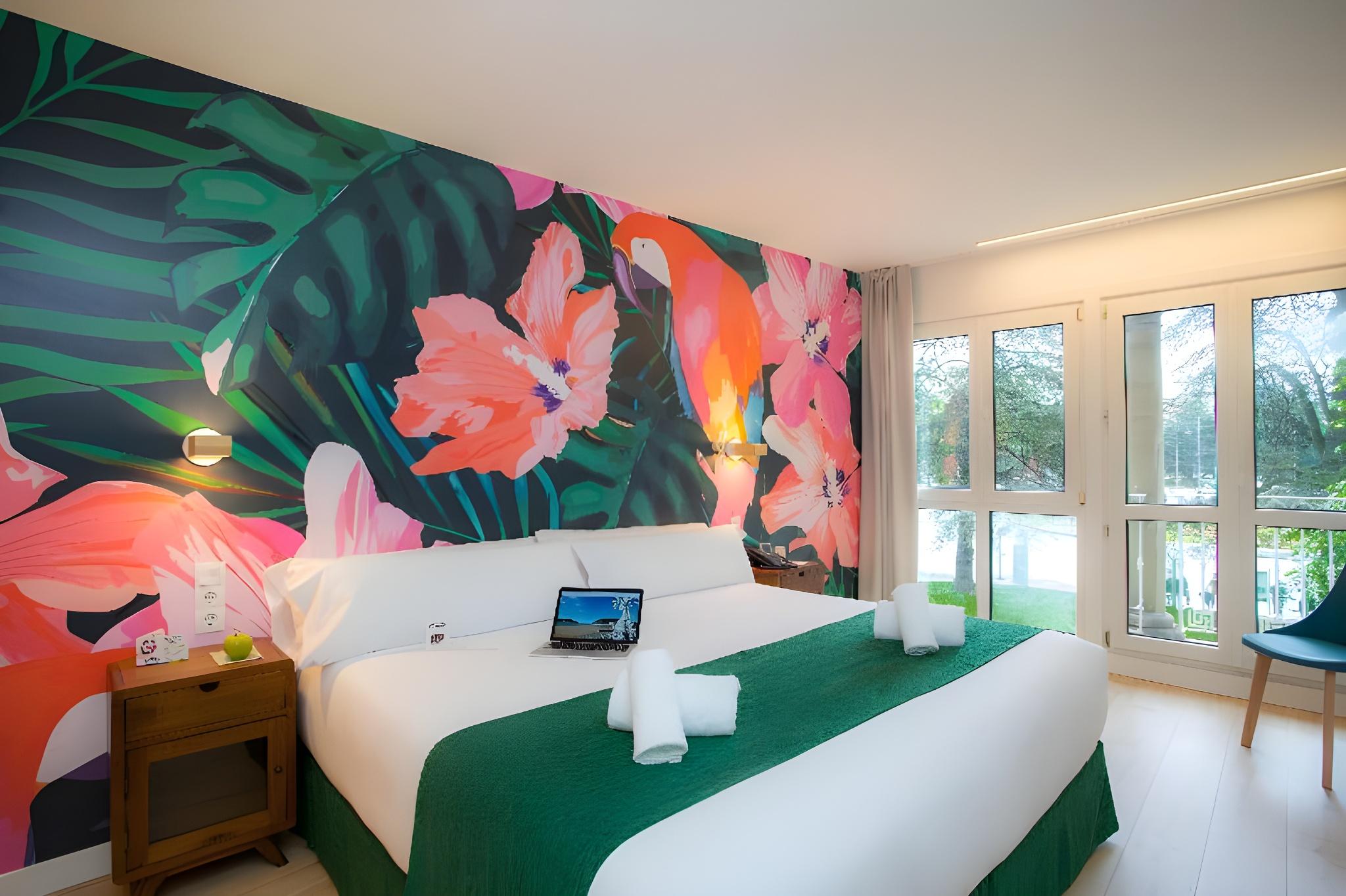 Star, 2 Double Beds