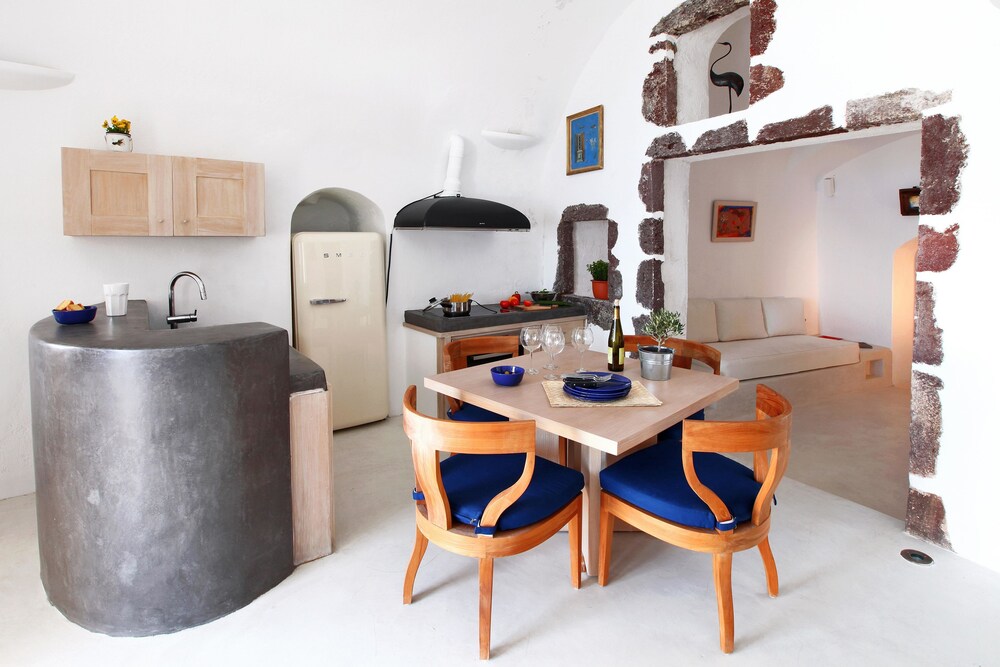 Menias Cave House 6/21