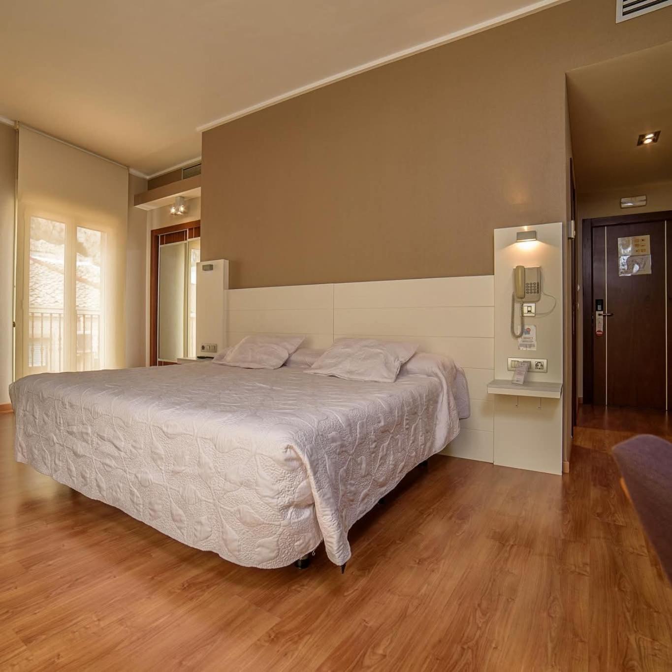 Hotel Fuente El Cura 20/50