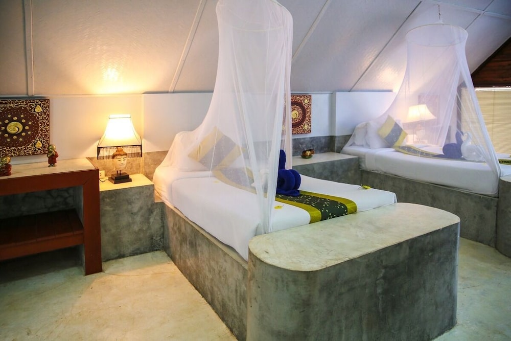 Milky Bay Resort 27/81