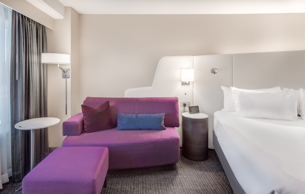 Crowne Plaza Cleveland At Playhouse Square An Ihg Hotel 34/77