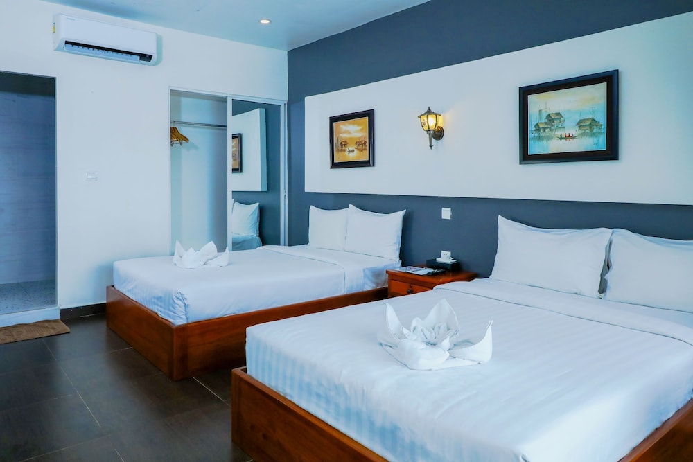 Sea Breeze Resort 18/50