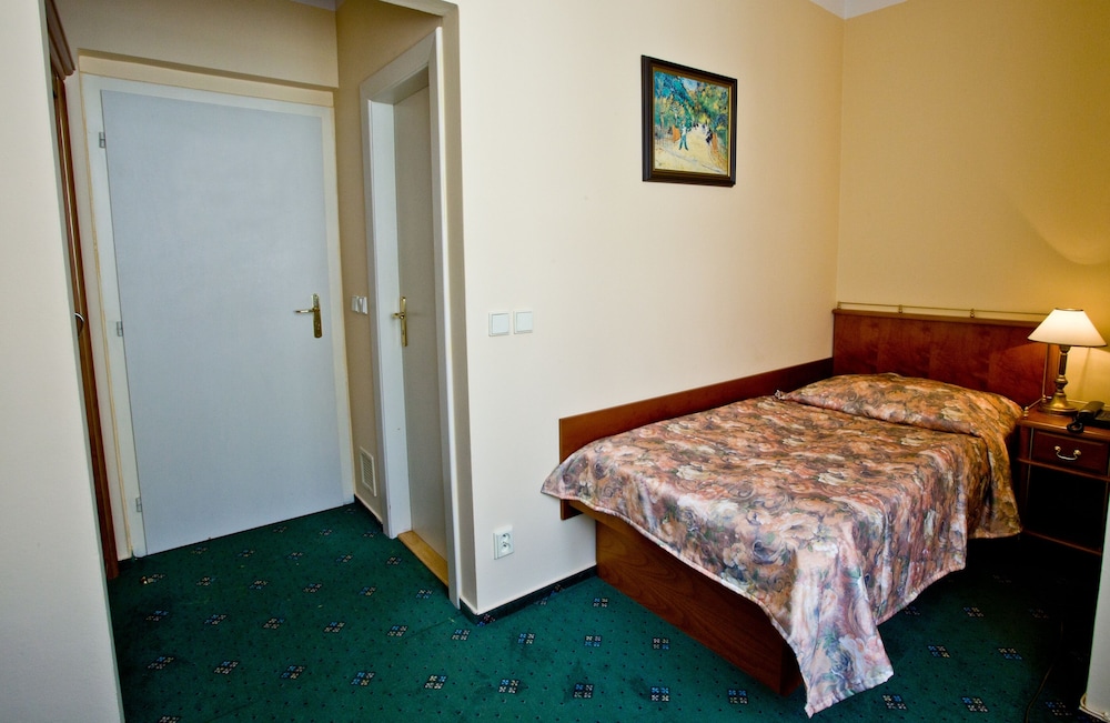 Melantrich Sivek Hotels 11/46