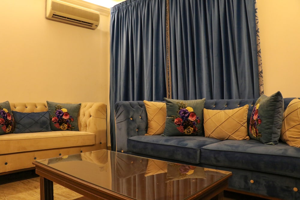 Grand Suites Hotel 45/66