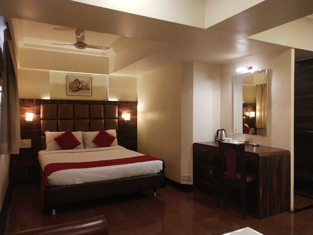 HOTEL HERITAGE DAKSHIN 6/50