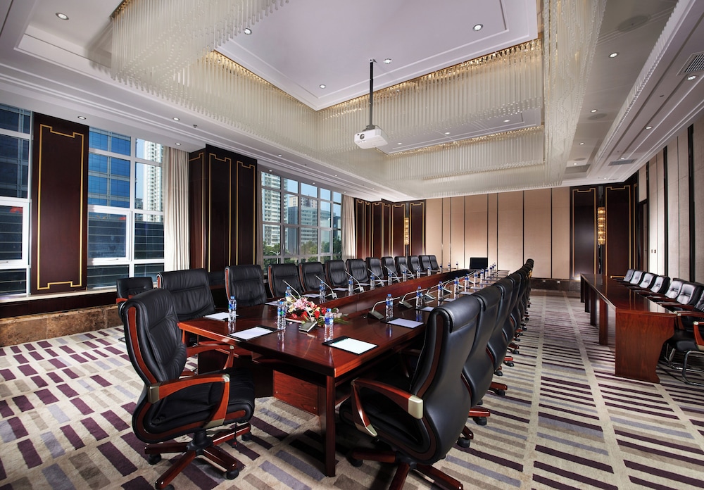 Holiday Inn Express Luoyang City Center 65/72