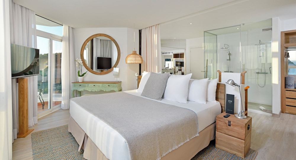 Grand, the Level, Suite, King Bed
