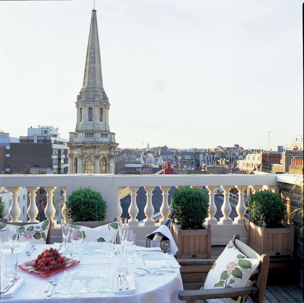 THE MANDEVILLE HOTEL 43/62