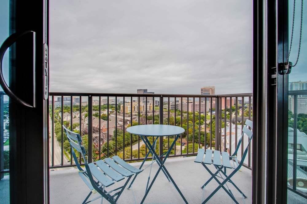 Locale Texas Medical Center 4/48