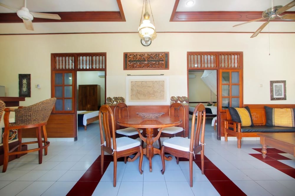 Hotel Jati And Home Stay 58/71
