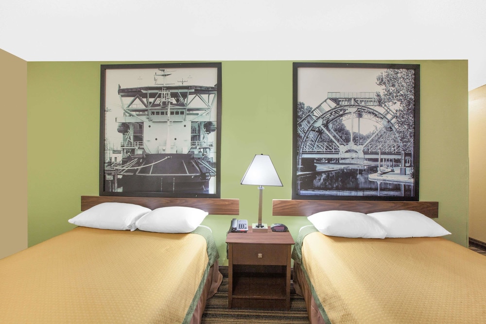 Super 8 By Wyndham Natchitoches 28/37