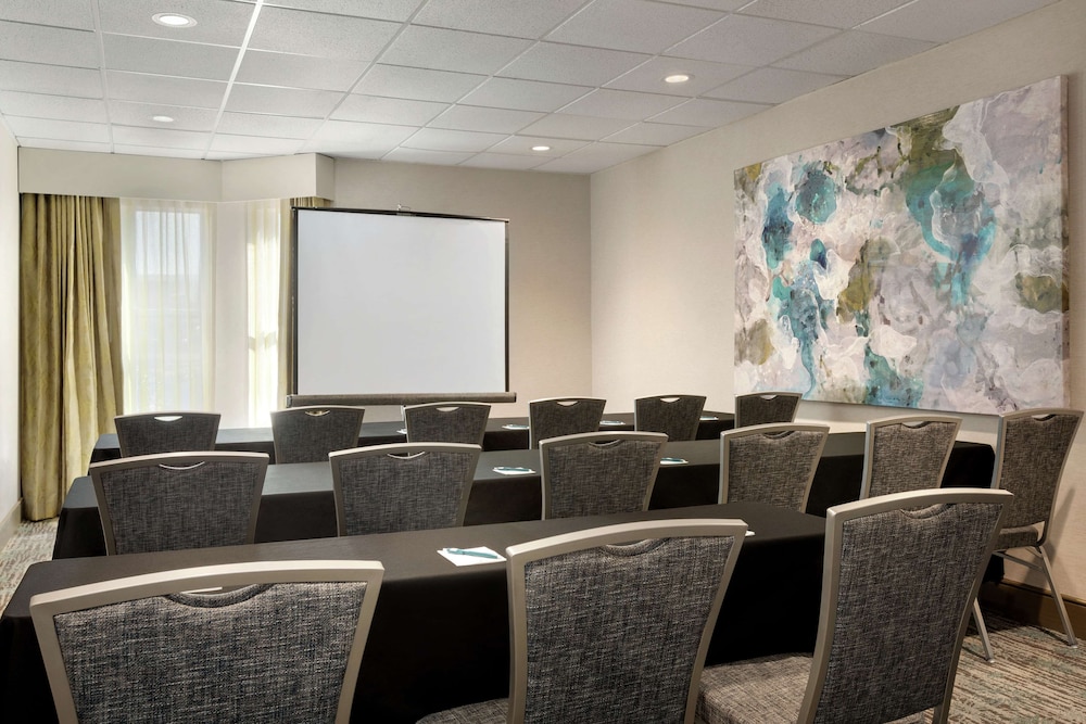 Homewood Suites by Hilton Dallas-Arlington 39/41