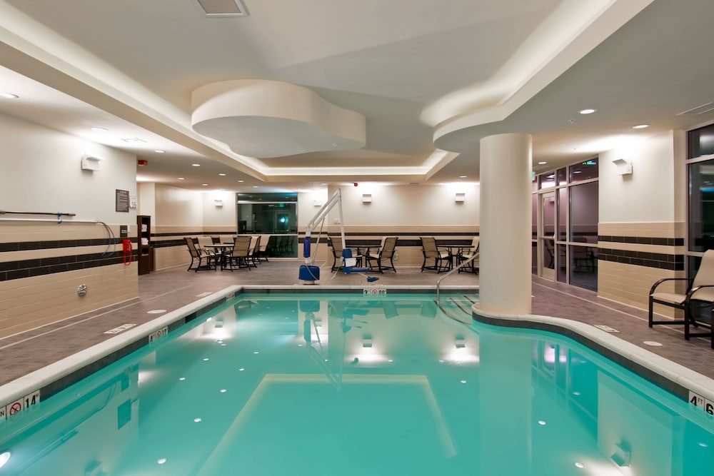 Hampton Inn Suites Bellevue Downtown Seattle Wa 25/53