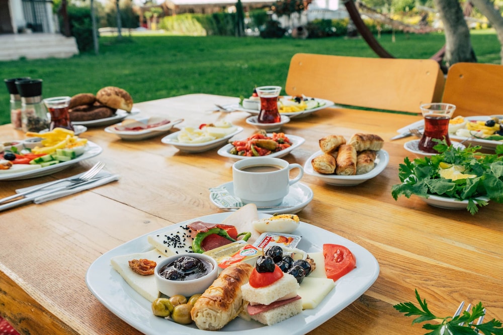Troya Otel 37/50