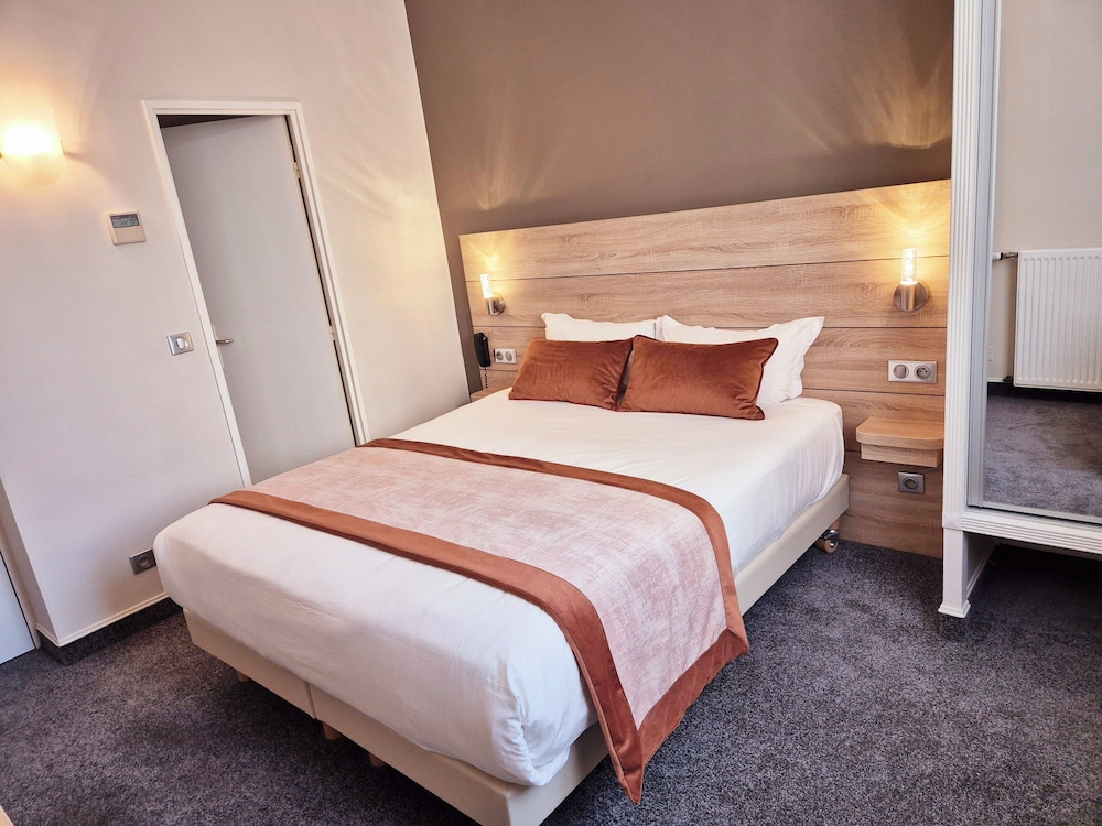 Hotel Champerret Elysees 25/70