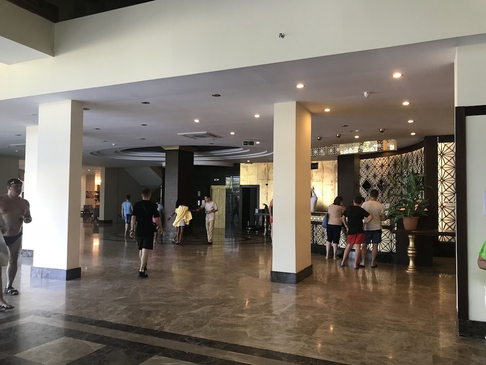Throne Beach Resort and Spa 36/50