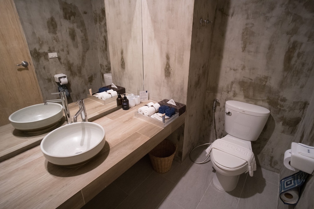 Ketawa Pet Friendly Hotel and Cafe (ex Ketawa Stylish Hotel) 39/43