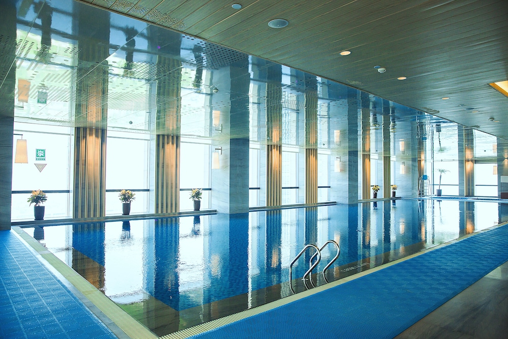 swimming pool spa